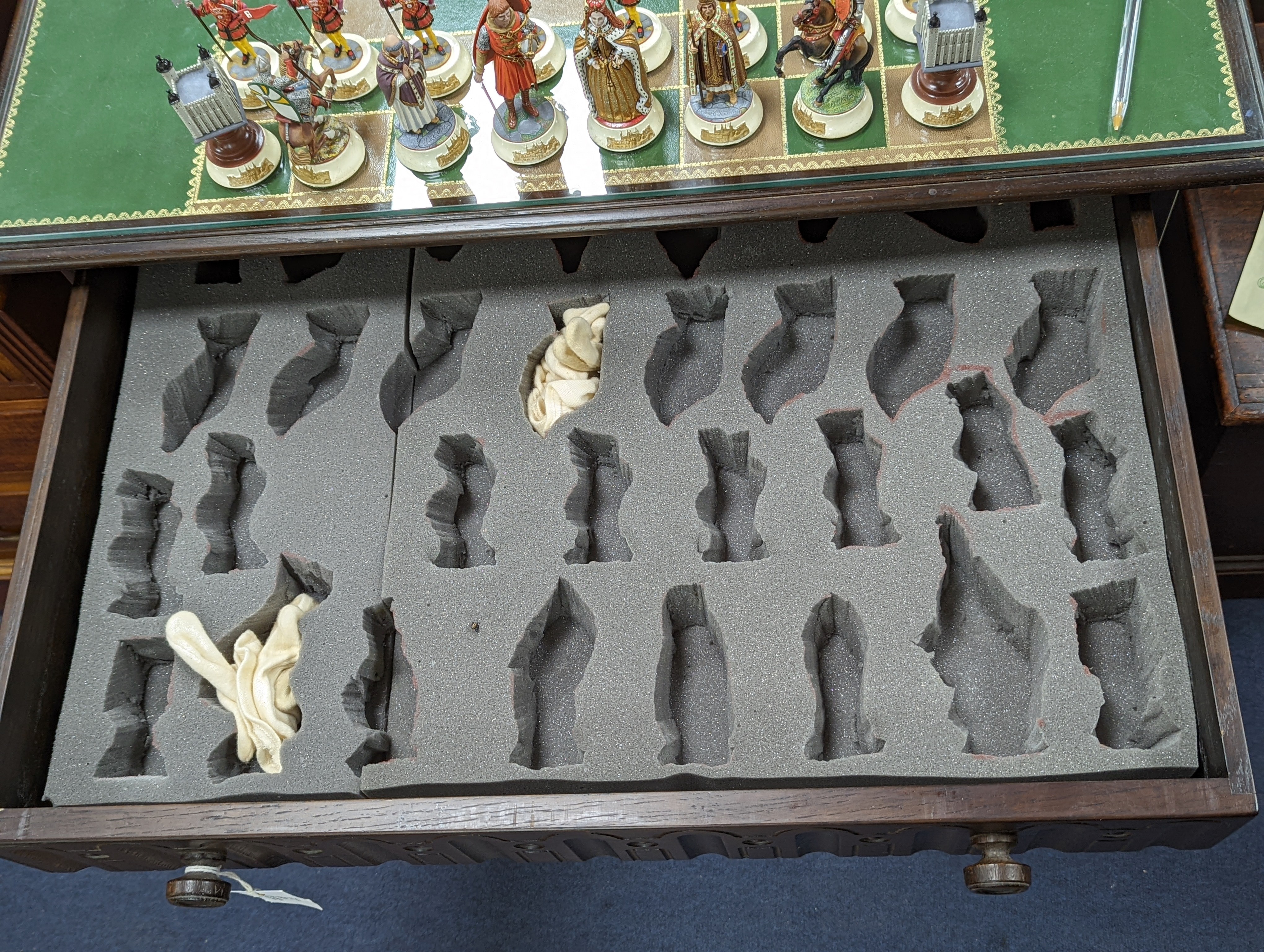 A Tower of London boxed/cased chess set, table width 80cm, depth 55cm, height 75cm